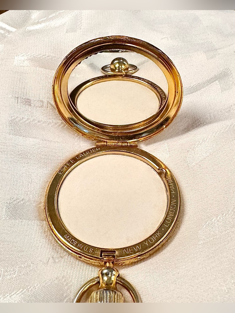 Vintage Estée Lauder 1967 Golden Tracery Powder Compact Watch & Chain - Picture 12 of 12